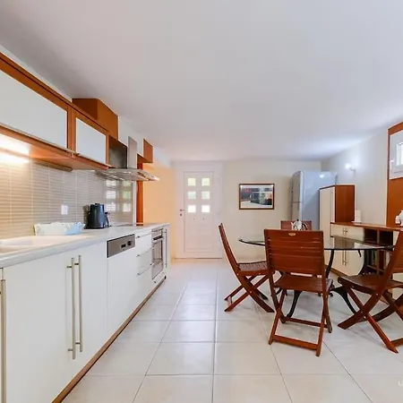 Yiasemi Open-plan Suite, Near Apartment *