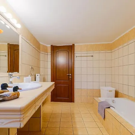 Apartment Yiasemi Open-plan Suite, Near *