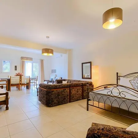 Apartment Yiasemi Open-plan Suite, Near Lagomandra