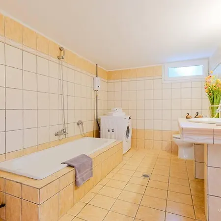 Yiasemi Open-plan Suite, Near